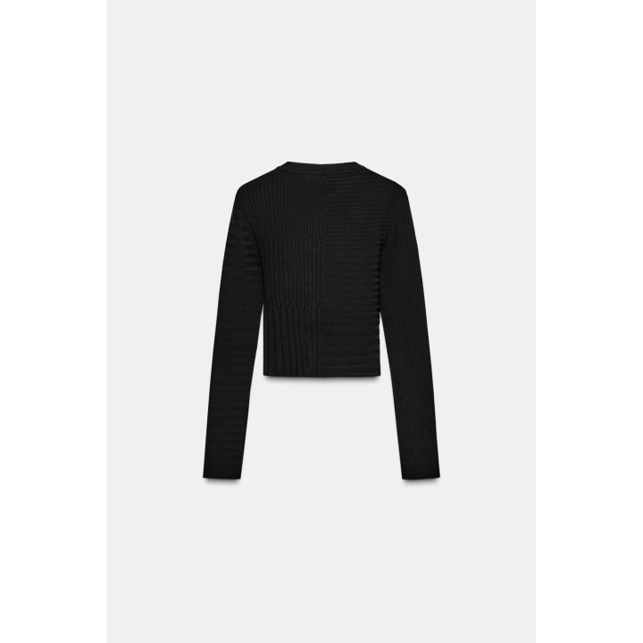 Топ с рельефным трикотажем и аппликацией