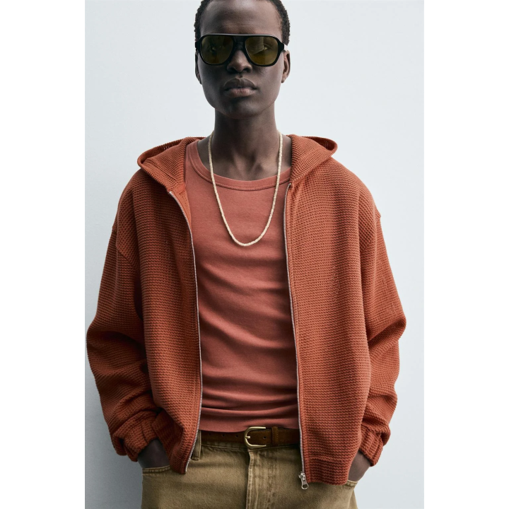 ТОЛСТОВКА С КАПЮШОНОМ ИЗ ТКАНИ С ОТКРЫТОЙ ТЕКСТУРОЙ