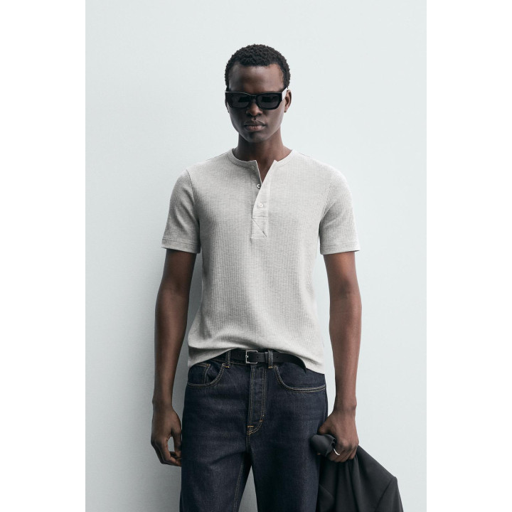 ФУТБОЛКА С ВОРОТНИКОМ НА ПУГОВИЦАХ