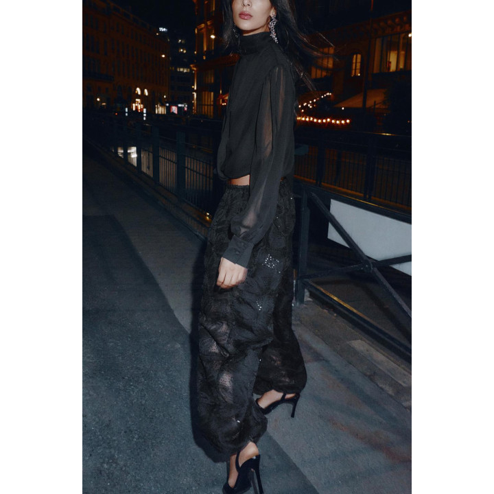 Блузка с запахом и воздушными рукавами с запахом