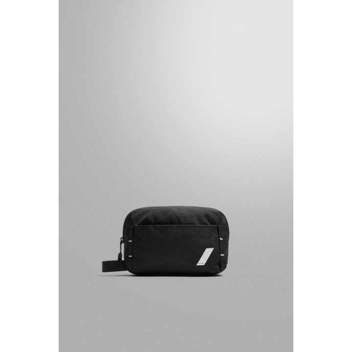 СПОРТИВНЫЙ НЕСЕССЕР