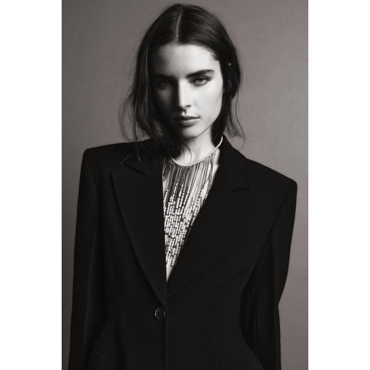 БЛЕЙЗЕР ОБЛЕГАЮЩЕГО КРОЯ С ДЕКОРАТИВНОЙ СТРОЧКОЙ — ZW COLLECTION