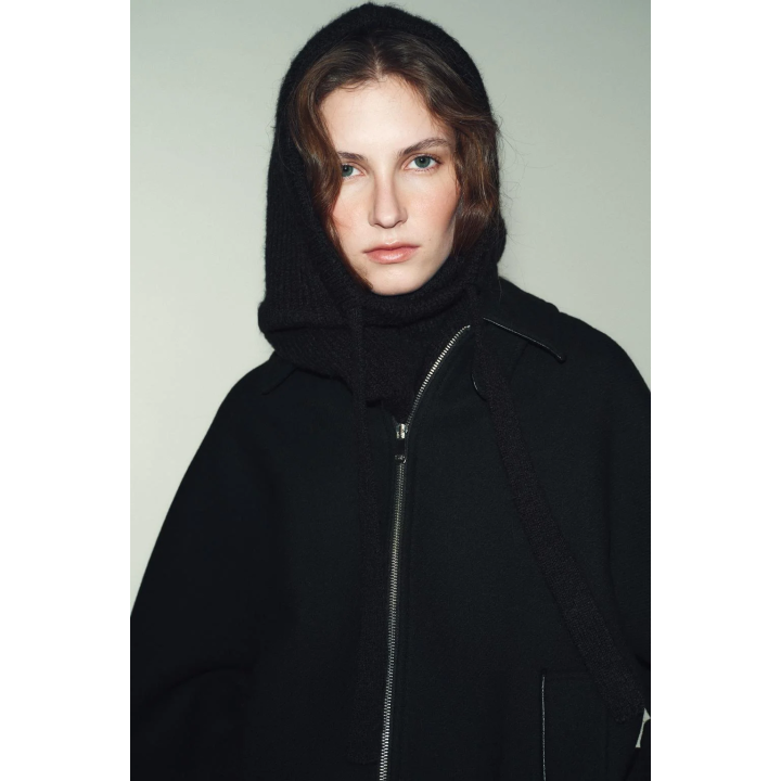 ТРИКОТАЖНЫЙ КАПЮШОН В РУБЧИК