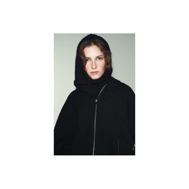 ТРИКОТАЖНЫЙ КАПЮШОН В РУБЧИК