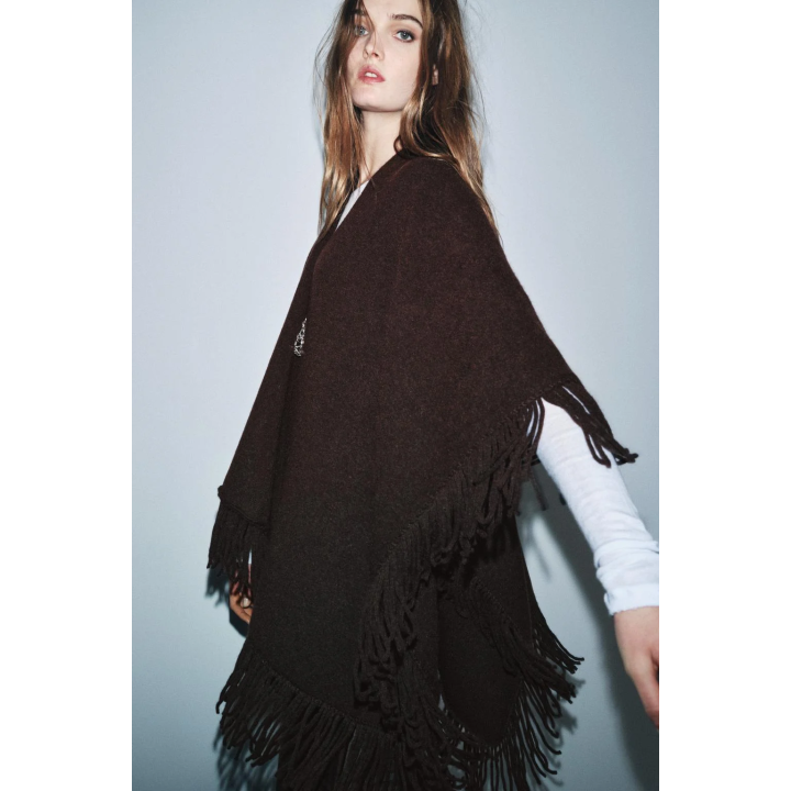 ТРИКОТАЖНАЯ НАКИДКА С БАХРОМОЙ