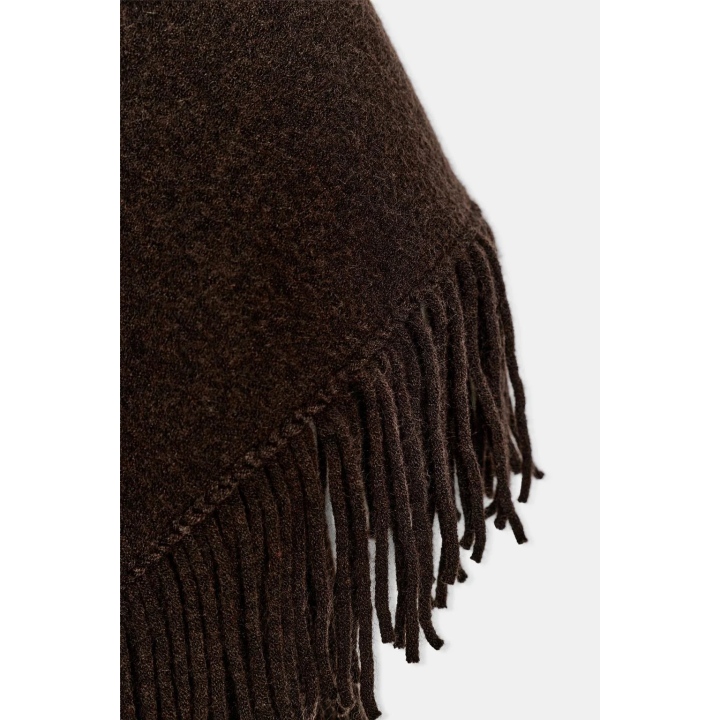 ТРИКОТАЖНАЯ НАКИДКА С БАХРОМОЙ