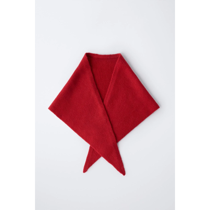 ТРЕУГОЛЬНЫЙ ПЛАТОК ИЗ ТОНКОГО ТРИКОТАЖА