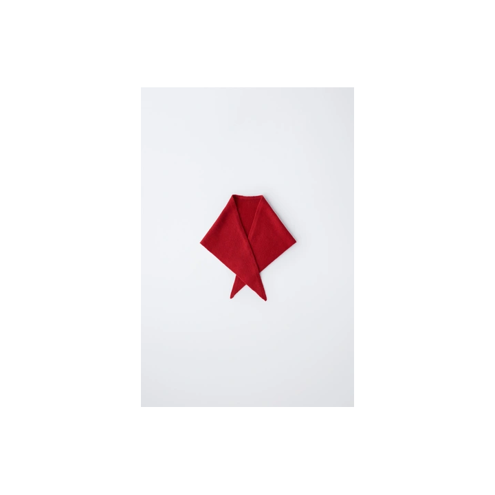 ТРЕУГОЛЬНЫЙ ПЛАТОК ИЗ ТОНКОГО ТРИКОТАЖА