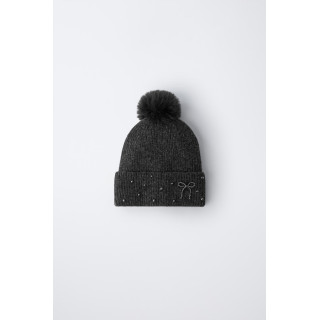 Вязаная шапка с шерстью и помпоном, украшенная блестками