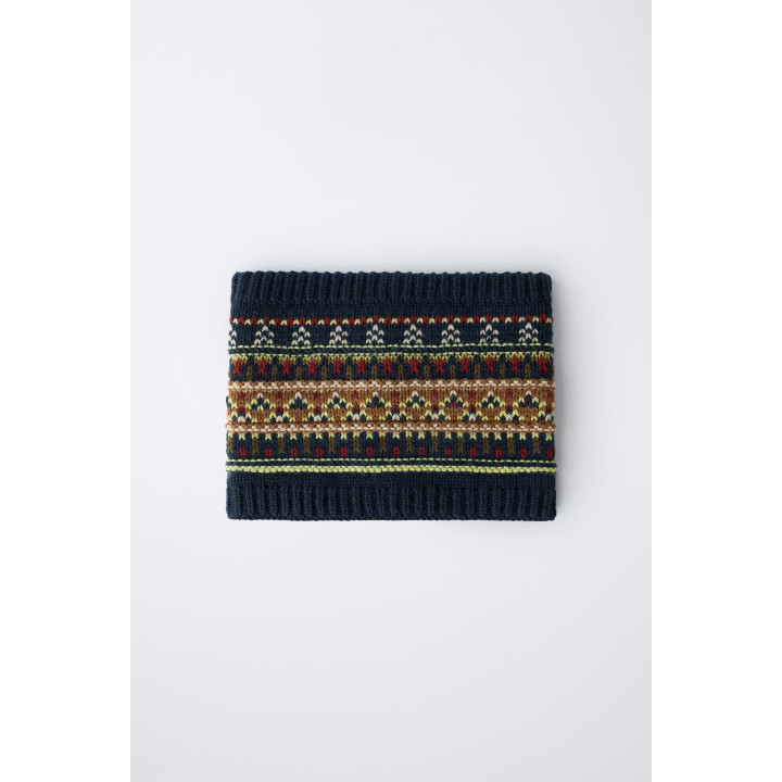 Вязанный воротник-хомут с жаккардовым узором