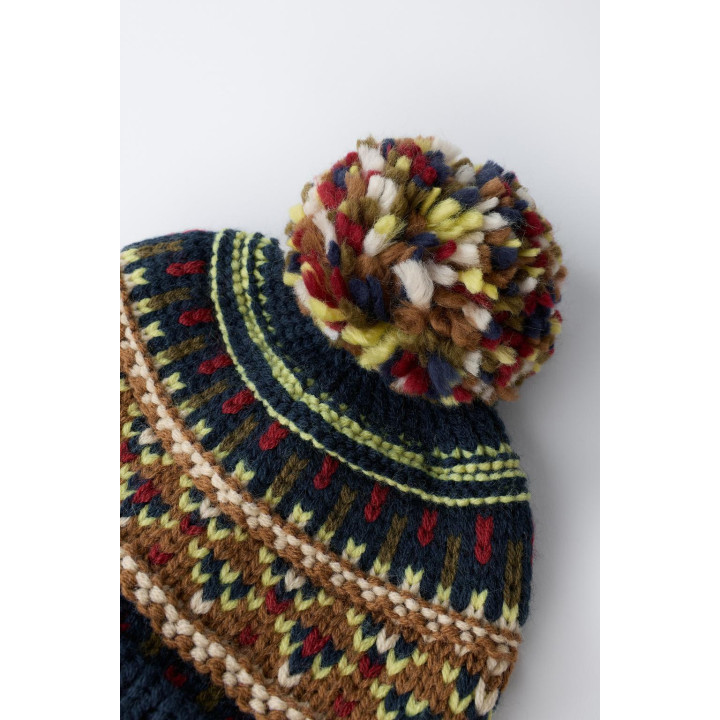 Шапка-бини из жаккардового трикотажа