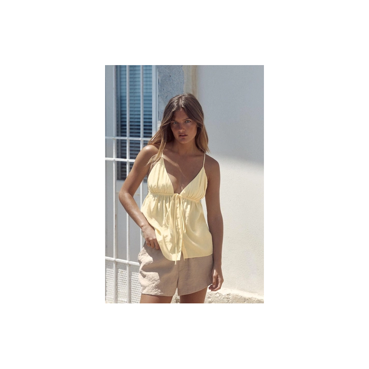 СТРУЯЩИЙСЯ ТОП НА БРЕТЕЛЯХ