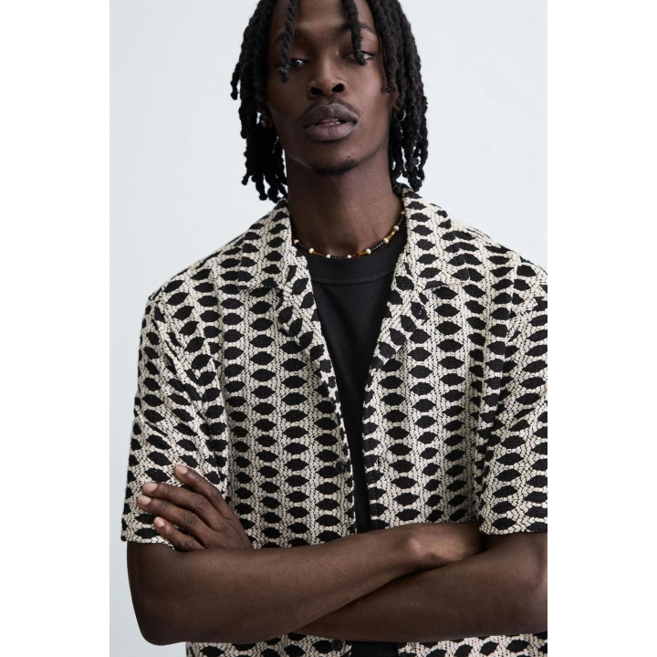 ЖАККАРДОВАЯ РУБАШКА С КОНТРАСТНЫМ РИСУНКОМ