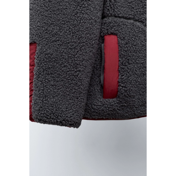 ДВУСТОРОННЯЯ НЕПРОМОКАЕМАЯ КУРТКА ИЗ ИСКУССТВЕННОЙ ОВЧИНЫ