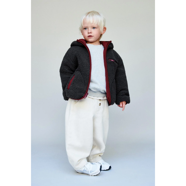 ДВУСТОРОННЯЯ НЕПРОМОКАЕМАЯ КУРТКА ИЗ ИСКУССТВЕННОЙ ОВЧИНЫ