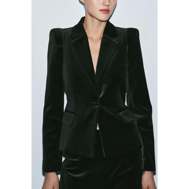 БЛЕЙЗЕР ИЗ БАРХАТА ОБЛЕГАЮЩЕГО КРОЯ — ZW COLLECTION