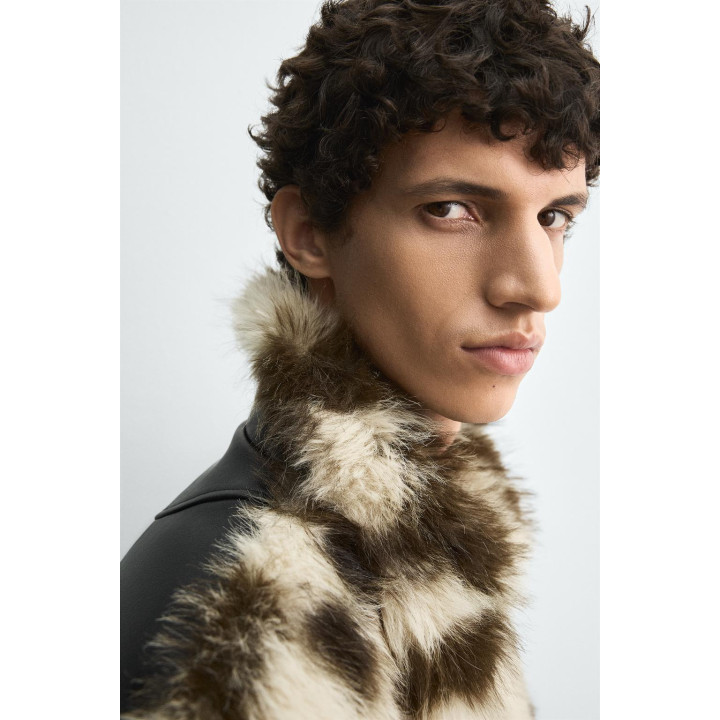 КУРТКА ИЗ ИСКУССТВЕННОЙ КОЖИ С КОНТРАСТНОЙ ОТДЕЛКОЙ HARRY LAMBERT FOR ZARA X DISNEY