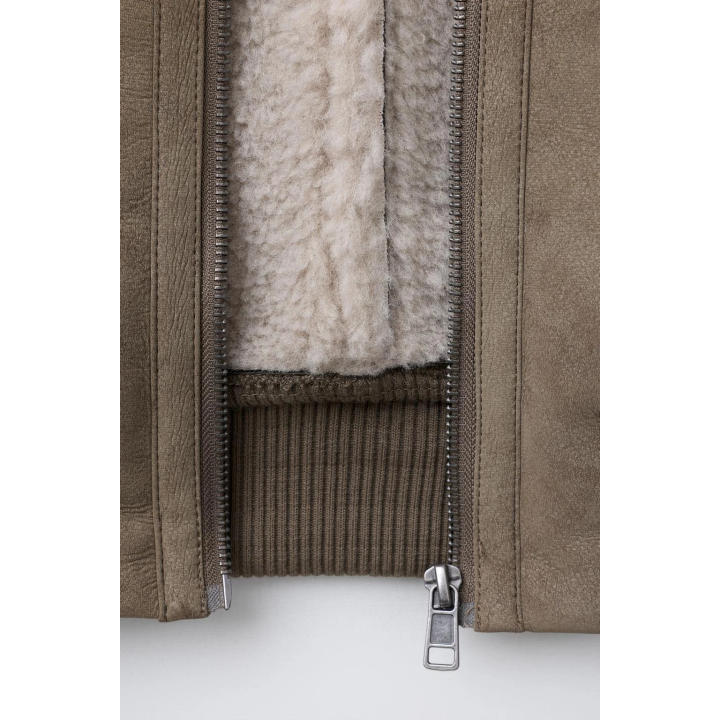 ДВУСТОРОННИЙ БОМБЕР ИЗ ИСКУССТВЕННОЙ ОВЧИНЫ