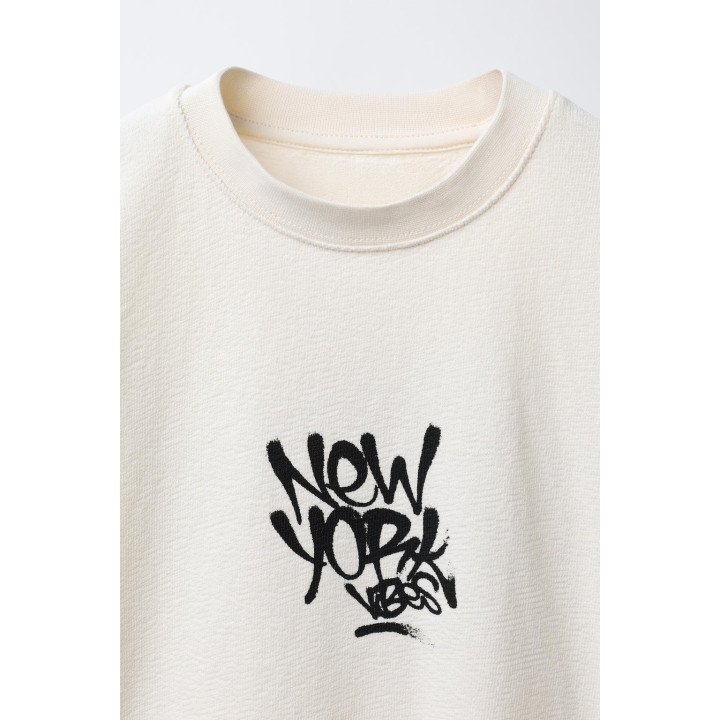 Футболка с текстурным граффити