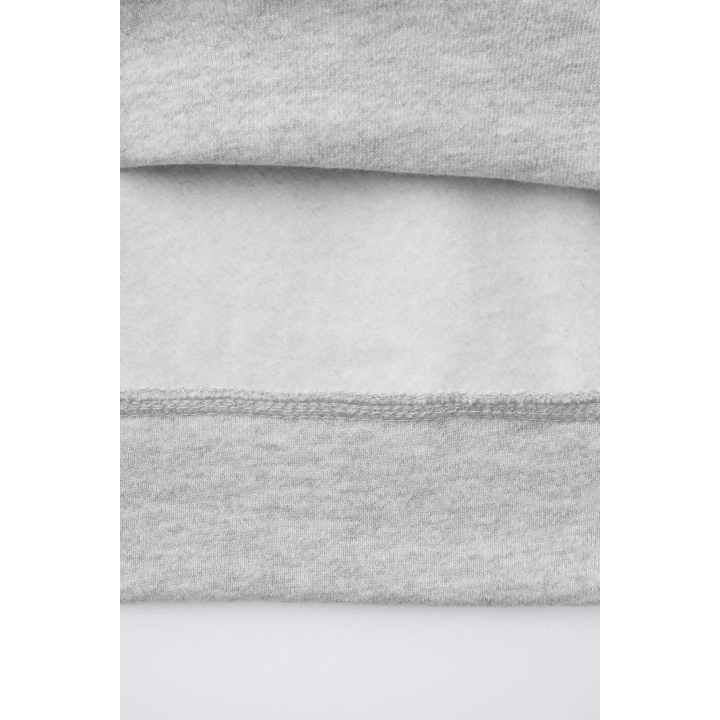 ТОЛСТОВКА С ВЫСОКИМ ВОРОТНИКОМ И НАШИВКОЙ