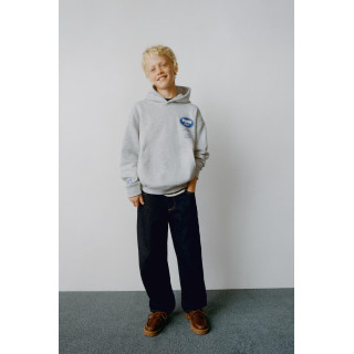 ХУДИ С РЕЛЬЕФНЫМ ТЕКСТОМ И КАПЮШОНОМ