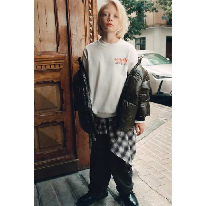 ТОЛСТОВКА С ПРИНТОМ «ГРАФФИТИ»