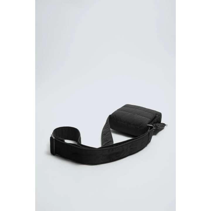 ВЕРТИКАЛЬНАЯ СТЕГАНАЯ НЕЙЛОНОВАЯ СУМКА