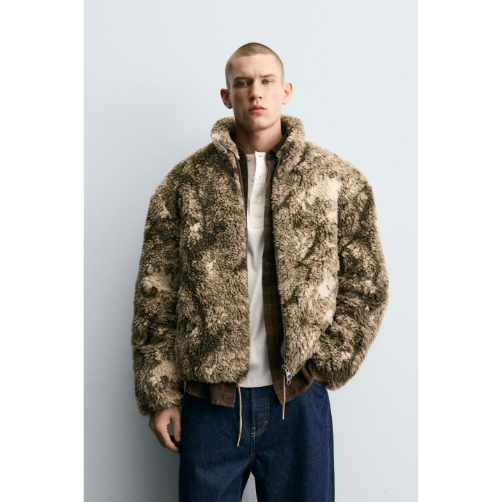 КУРТКА ИЗ ИСКУССТВЕННОЙ ОВЧИНЫ С ПРИНТОМ