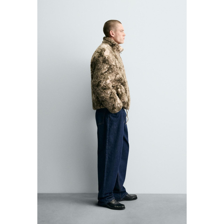 КУРТКА ИЗ ИСКУССТВЕННОЙ ОВЧИНЫ С ПРИНТОМ