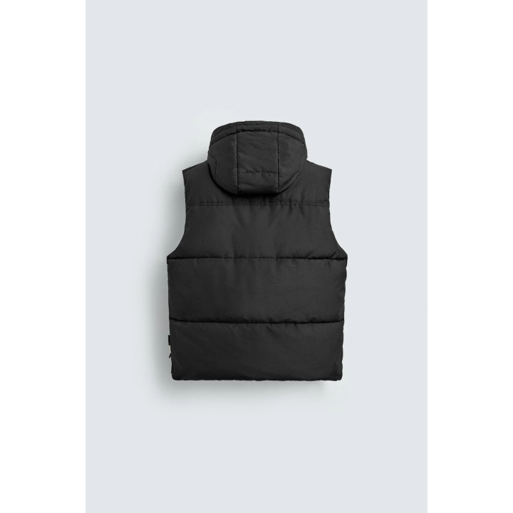 СТЕГАНЫЙ ЖИЛЕТ С КАПЮШОНОМ