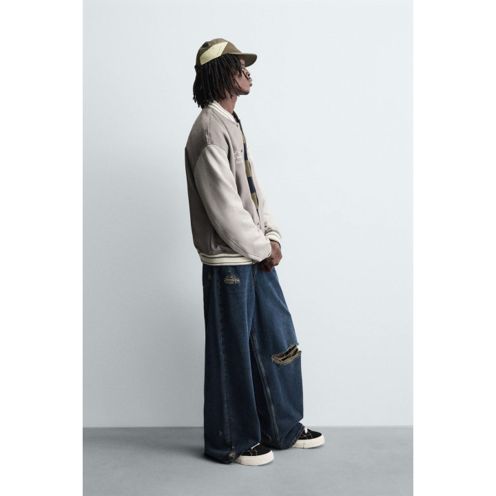 Бомбер из искусственной замши с нашивками