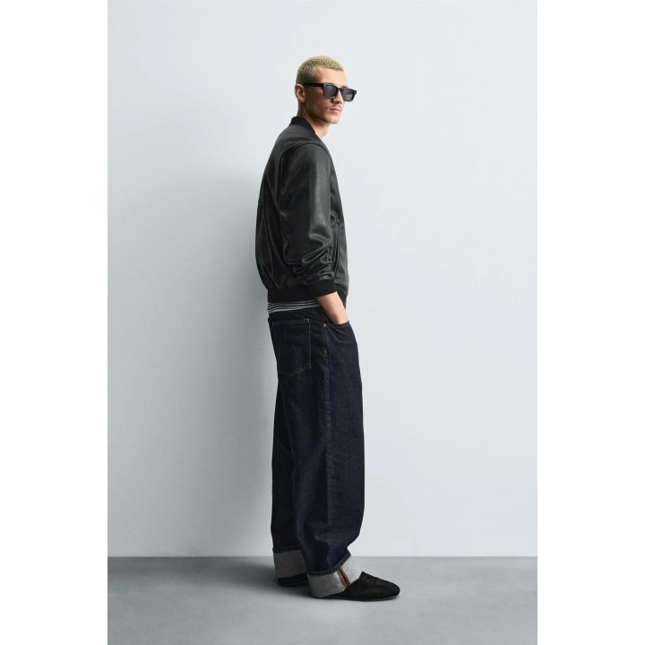 БОМБЕР ИЗ ИСКУССТВЕННОЙ КОЖИ