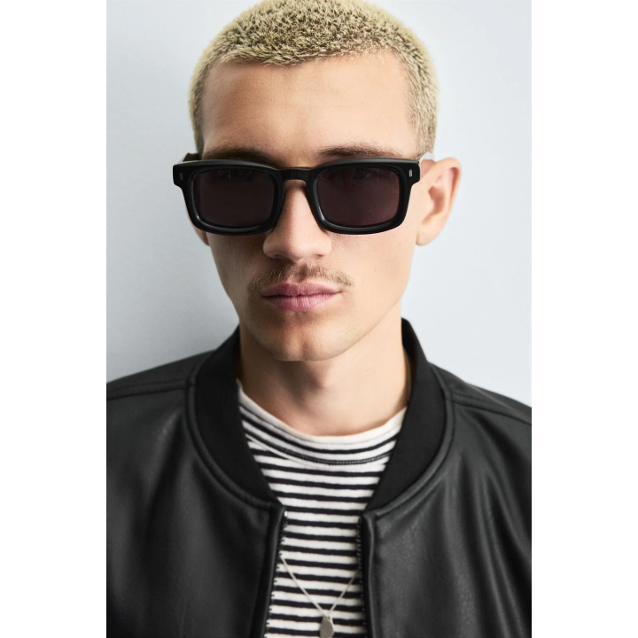 БОМБЕР ИЗ ИСКУССТВЕННОЙ КОЖИ