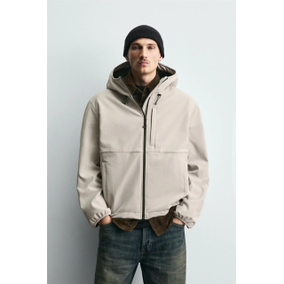 КУРТКА ИЗ ВЫСОКОТЕХНОЛОГИЧНОЙ ТКАНИ С ФЛИСОВОЙ ОТДЕЛКОЙ