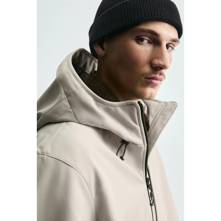 КУРТКА ИЗ ВЫСОКОТЕХНОЛОГИЧНОЙ ТКАНИ С ФЛИСОВОЙ ОТДЕЛКОЙ