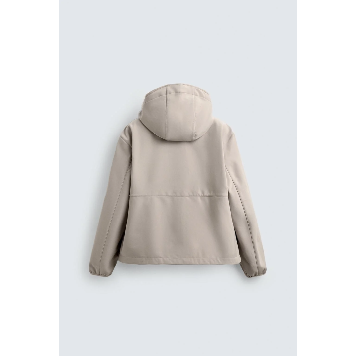 КУРТКА ИЗ ВЫСОКОТЕХНОЛОГИЧНОЙ ТКАНИ С ФЛИСОВОЙ ОТДЕЛКОЙ