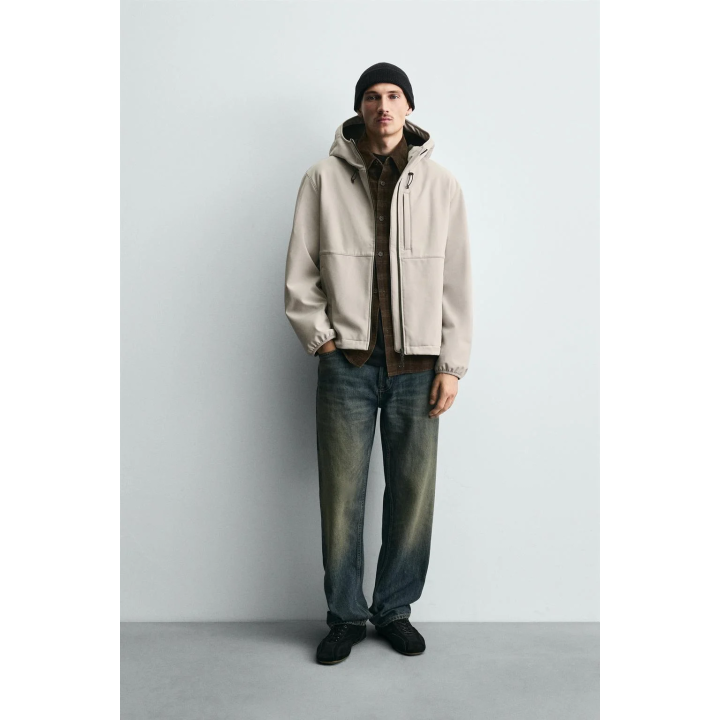 КУРТКА ИЗ ВЫСОКОТЕХНОЛОГИЧНОЙ ТКАНИ С ФЛИСОВОЙ ОТДЕЛКОЙ