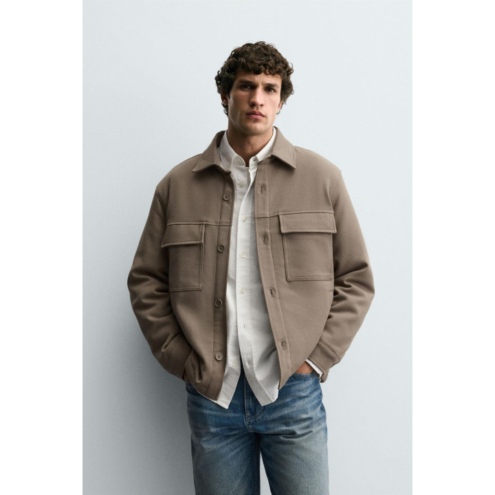 СТЕГАНАЯ КУРТКА-РУБАШКА ИЗ РЕЛЬЕФНОЙ ТКАНИ