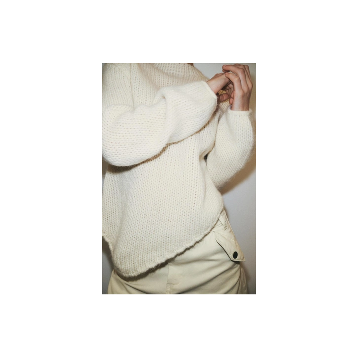 СВИТЕР АСИММЕТРИЧНОГО КРОЯ