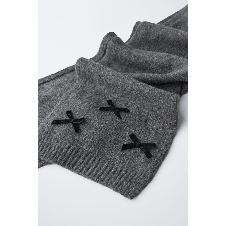 ТРИКОТАЖНЫЙ ШАРФ С БАРХАТНЫМИ БАНТАМИ