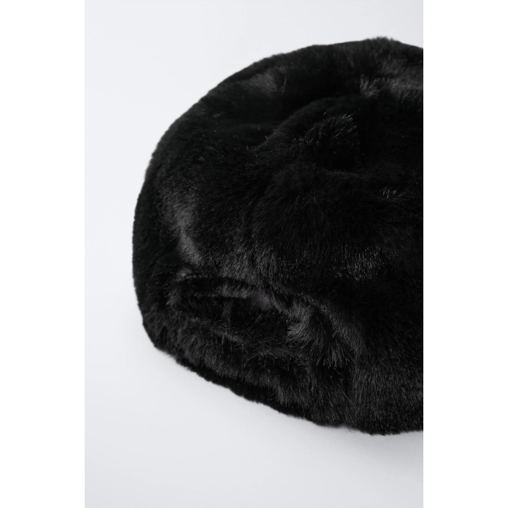 ОДНОТОННОЕ ПЛАТЬЕ ОБЛЕГАЮЩЕГО КРОЯ