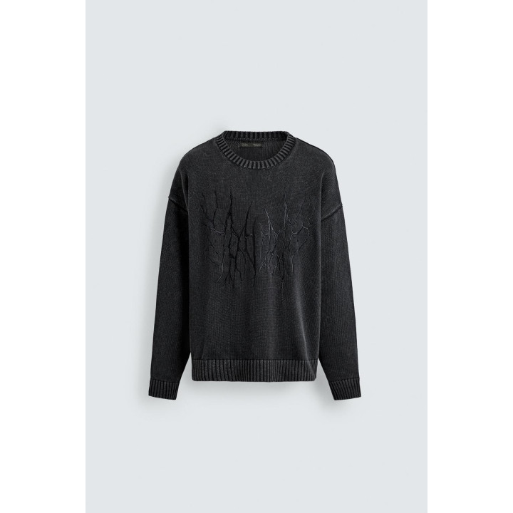 СВИТЕР С ЭФФЕКТОМ ПОТЕРТОСТИ И ВЫШИВКОЙ