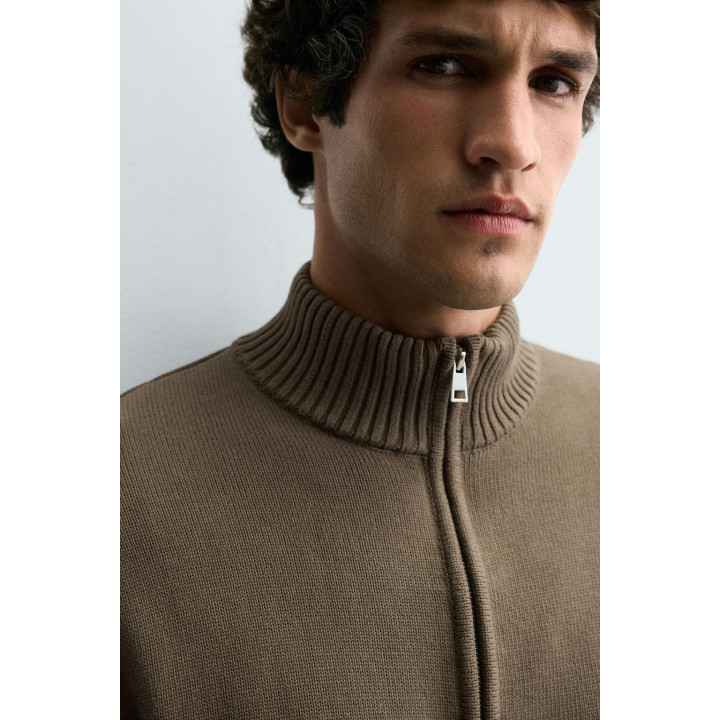 ВЯЗАНЫЙ КАРДИГАН НА МОЛНИИ