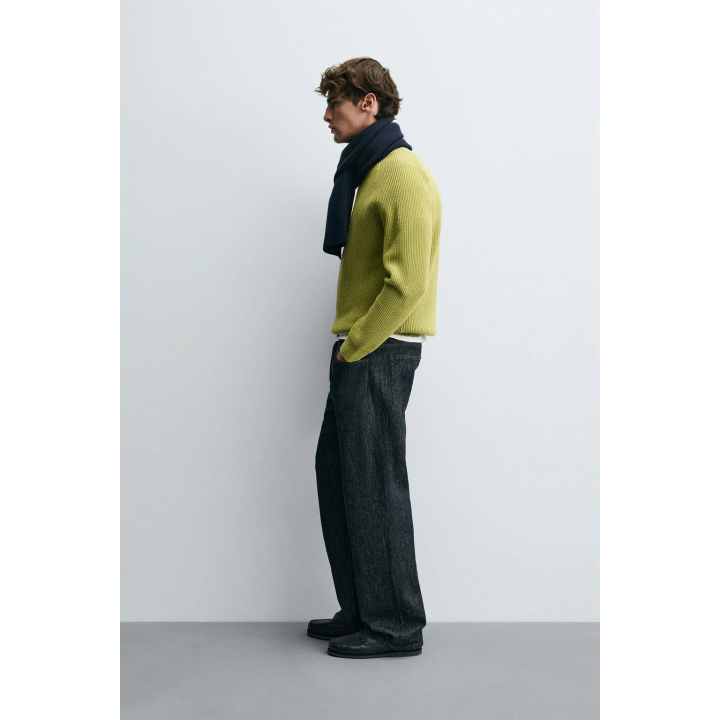 Джемпер с рельефным узором