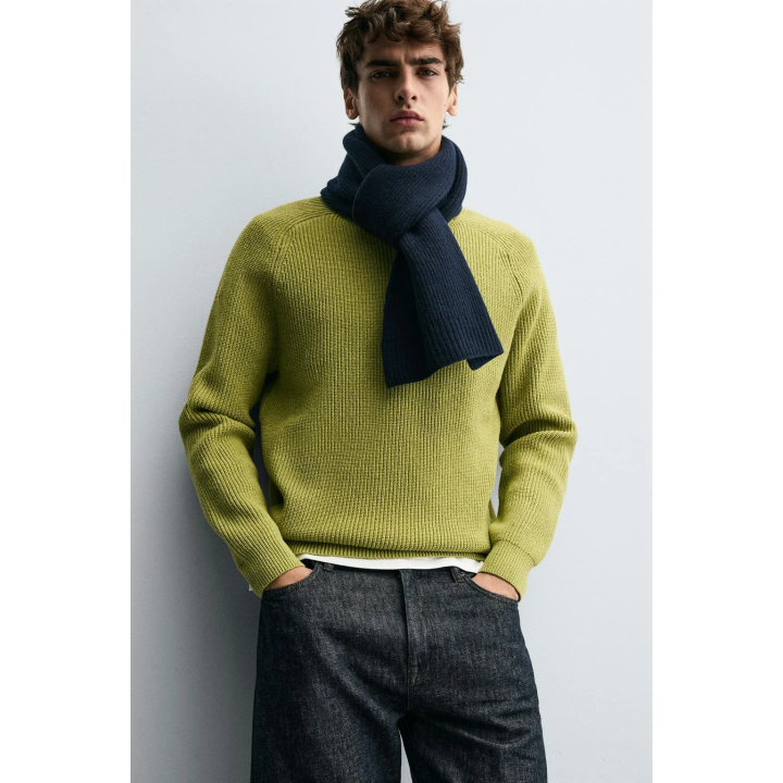 Джемпер с рельефным узором