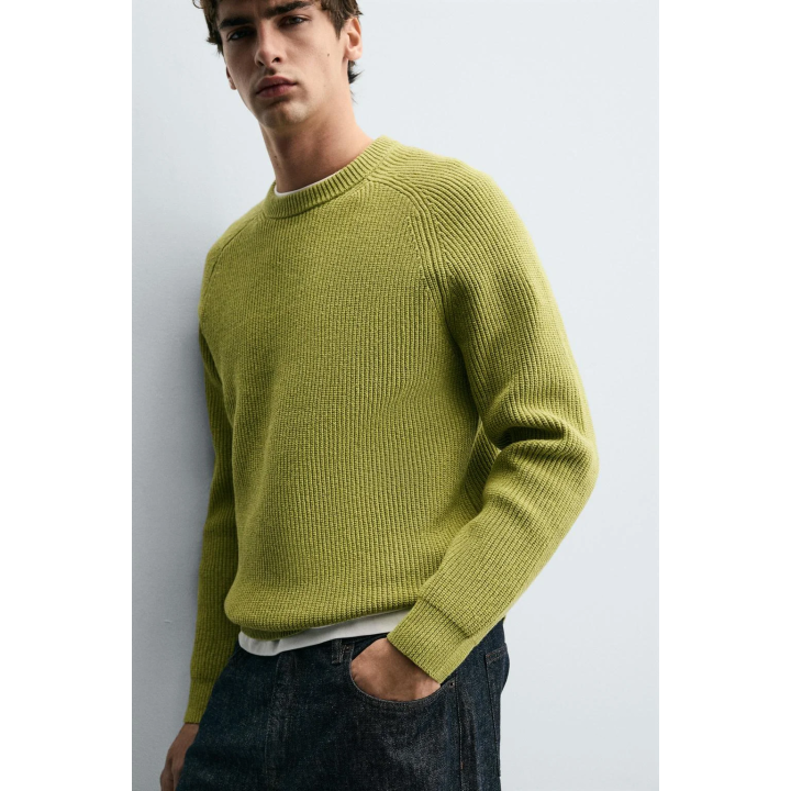 Джемпер с рельефным узором