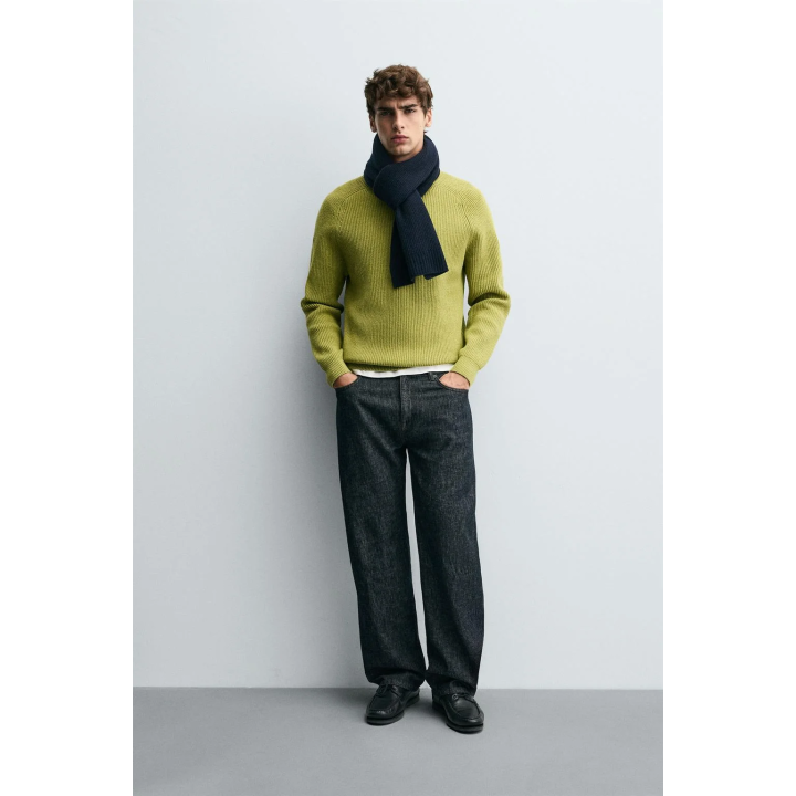 Джемпер с рельефным узором