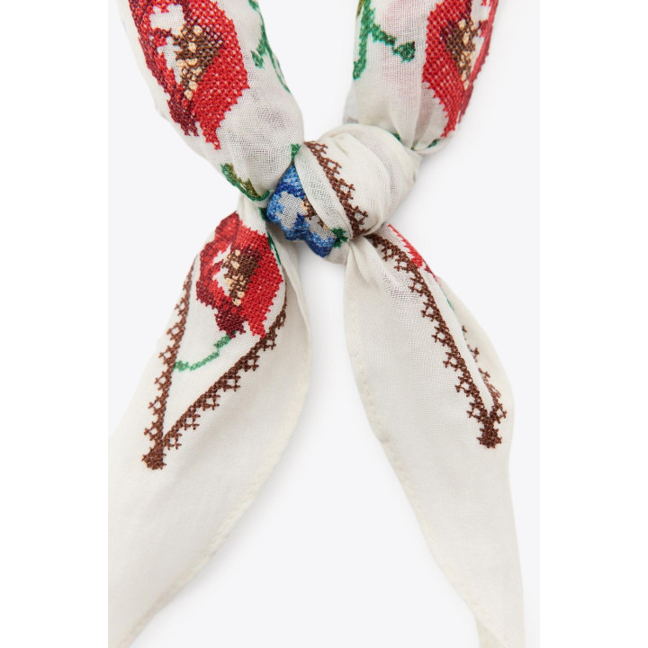 БАНДАНА С ВЫШИВКОЙ В ВИДЕ ЦВЕТОВ