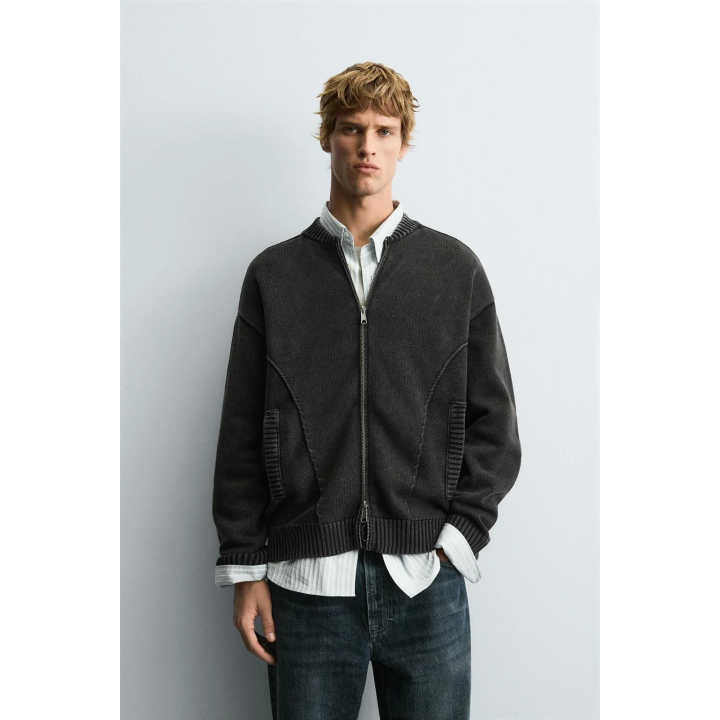 ТРИКОТАЖНЫЙ БОМБЕР С ЭФФЕКТОМ ПОТЕРТОСТИ