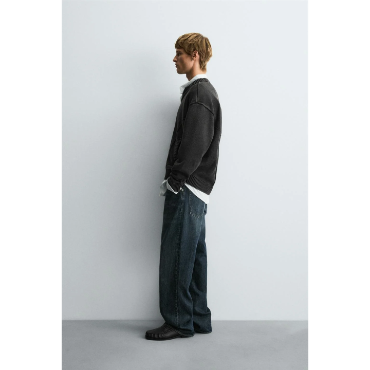 ТРИКОТАЖНЫЙ БОМБЕР С ЭФФЕКТОМ ПОТЕРТОСТИ